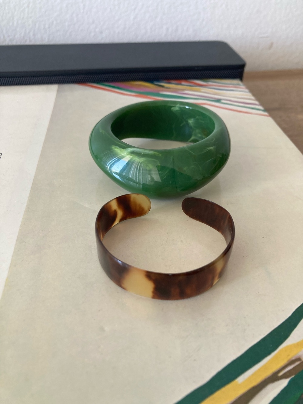 Green Resin Bangle with Tortoiseshell Cuff Set - Picture 4 of 4